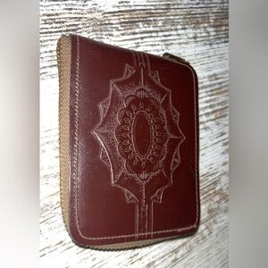 Vintage Comme des Garçons Classic Leather zip-around wallet #leather #album